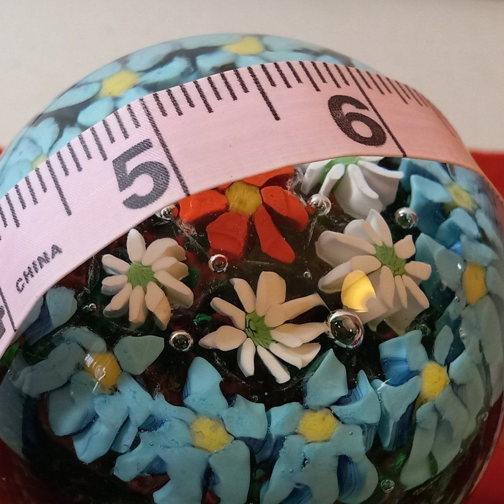 Art Glass Pedestal Bouquet Paperweight Vintage Cottagecore Grandmacore Flowers - Picture 5 of 8